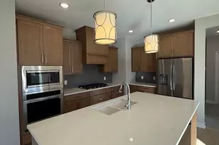 11833 35th St N, Lake Elmo, MN 55042 - Photo 4