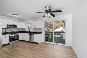 5118 Angeline Ave N, Crystal, MN 55429 - Photo 6