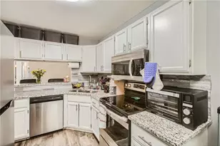 5940 Fernwood St, Shoreview, MN 55126 - Photo 4