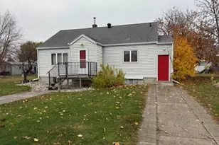 211 9th St S, Breckenridge, MN 56520 - Photo 2