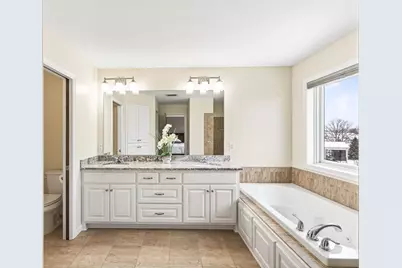 5865 Comstock Lane N, Plymouth, MN 55446 - Photo 22