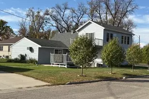 632 9th St N, Breckenridge, MN 56520 - Photo 2