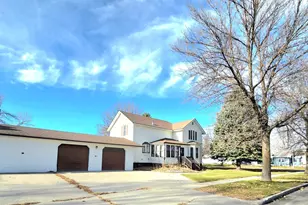 109 3rd St E, Ada, MN 56510 - Photo 1