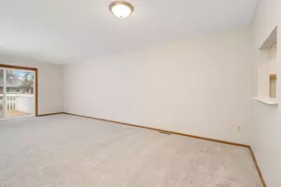 423 Whispering River Ln, Farmington, MN 55024 - Photo 8