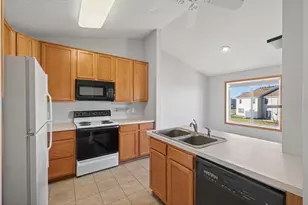 15687 Finewood Ct, Apple Valley, MN 55124 - Photo 4