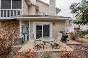 5324 Highpointe Dr, Bloomington, MN 55437 - Photo 16