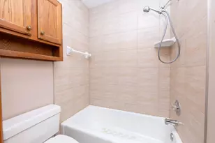 5324 Highpointe Dr, Bloomington, MN 55437 - Photo 10