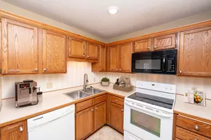 5324 Highpointe Dr, Bloomington, MN 55437 - Photo 6