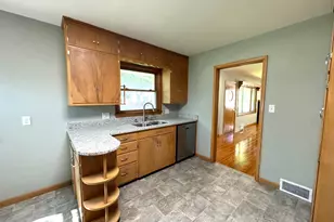221 Woodlawn Ave, Lake Lillian, MN 56253 - Photo 6