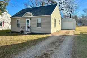 320 3rd St NW, Wadena, MN 56482 - Photo 1