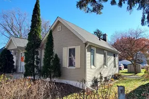 1924 5th St E, Saint Paul, MN 55119 - Photo 2