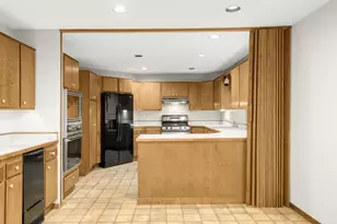 1166 Kingsley Ct S, Mendota Heights, MN 55118 - Photo 14