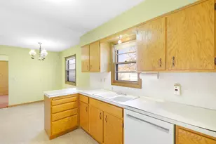 624 109th Ln NE, Blaine, MN 55434 - Photo 2