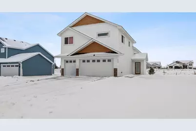 4634 9th Street NE, Saint Cloud, MN 56304 - Photo 2
