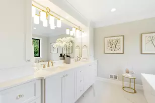 3961 White Oak Ln, Chanhassen, MN 55331 - Photo 10