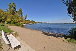 3941 White Oak Ln, Chanhassen, MN 55331 - Photo 38