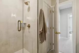 3921 White Oak Ln, Chanhassen, MN 55331 - Photo 24