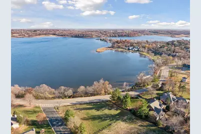 3930 Stratford Lane, Chanhassen, MN 55331 - Photo 4