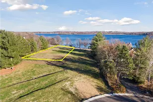 3930 Stratford Ln, Chanhassen, MN 55331 - Photo 2