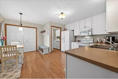 2844 Century Trail, Chanhassen, MN 55317 - Photo 12