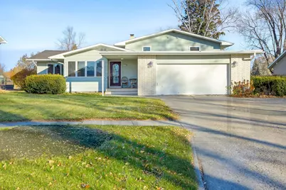 909 Southwood Drive S, Fargo,  58103 - Photo 1