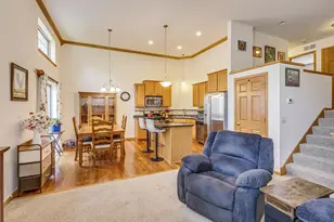 3143 Frontier Dr, Woodbury, MN 55129 - Photo 4