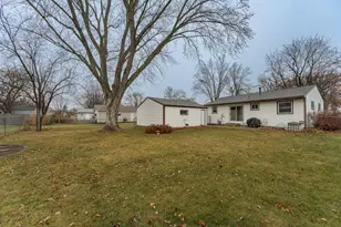 978 17th St SE, Rochester, MN 55904 - Photo 2