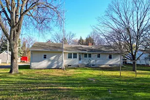 530 3rd St E, Hector, MN 55342 - Photo 2