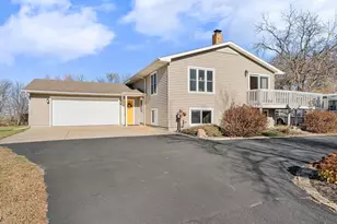 14435 Woodville Dr, Waseca, MN 56093 - Photo 2