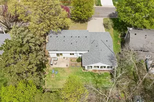8817 Westmoreland Ln, Saint Louis Park, MN 55426 - Photo 6