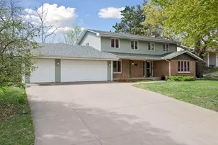 8817 Westmoreland Ln, Saint Louis Park, MN 55426 - Photo 2