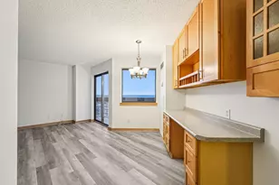 78 10th Street E, Saint Paul, MN 55101 - Photo 18