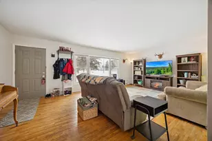 924 King Ave SW, Wadena, MN 56482 - Photo 2