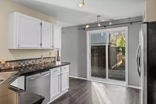 18502 Apple Tree Ct, Minnetonka, MN 55345 - Photo 12