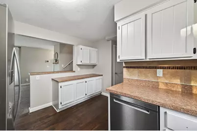 8709 64th Avenue N, Brooklyn Park, MN 55428 - Photo 4