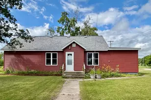 601 1st St S, Karlstad, MN 56732 - Photo 1