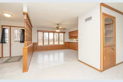 919 Church Street W, Belle Plaine, MN 56011 - Photo 8