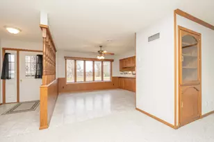 919 Church Street W, Belle Plaine, MN 56011 - Photo 8