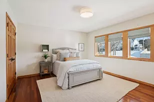 5600 Parkwood Ln, Edina, MN 55436 - Photo 32