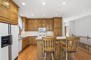 2711 Snowdrift Cir E, Maplewood, MN 55119 - Photo 10