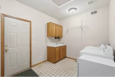 2711 Snowdrift Circle E, Maplewood, MN 55119 - Photo 18