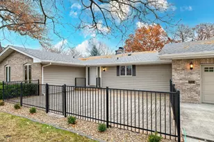 13511 Krestwood Dr, Burnsville, MN 55337 - Photo 4