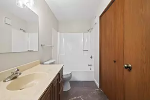 10441 Greenbrier Rd, Minnetonka, MN 55305 - Photo 16