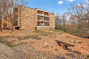 10441 Greenbrier Rd, Minnetonka, MN 55305 - Photo 2