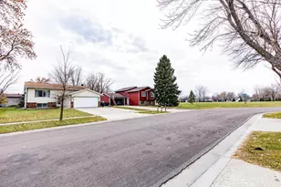 1620 36th Ave S, Fargo, ND 58104 - Photo 58