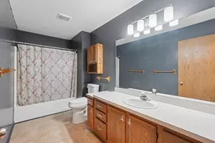 1281 Edgehill Ct, Maplewood, MN 55109 - Photo 18