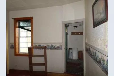 203 Kendall Avenue S, Thief River Falls, MN 56701 - Photo 10