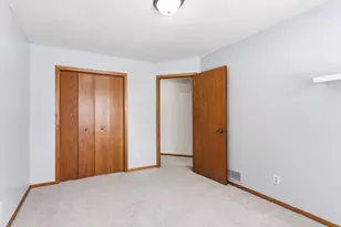 1860 Hilo Ct N, Oakdale, MN 55128 - Photo 16