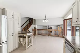 1860 Hilo Ct N, Oakdale, MN 55128 - Photo 10