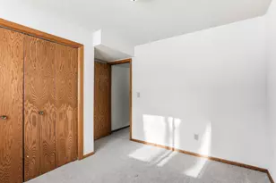 1860 Hilo Ct N, Oakdale, MN 55128 - Photo 14